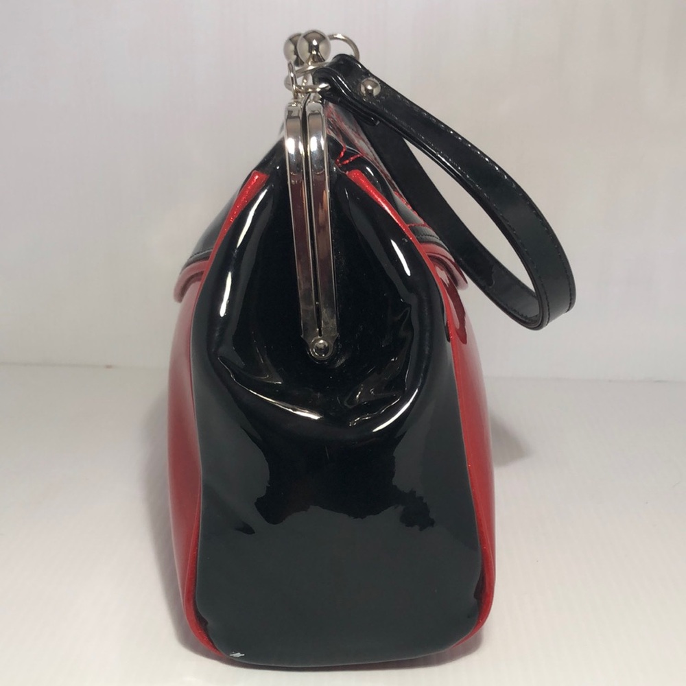Sourpuss Retro Spiderweb Red and Black Clutch - Picture 4 of 6